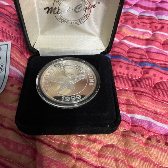 1999 Stanley Cup Champions Silver Series Medallion - Picture 4 of 4